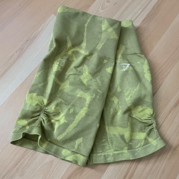 Gymshark Adapt Camo Seamless Shorts - Picture 4 of 4